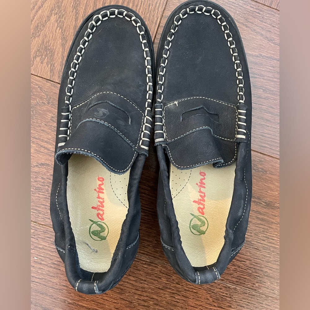 Naturino Navy Suede Loafers- Size 33/Size 2